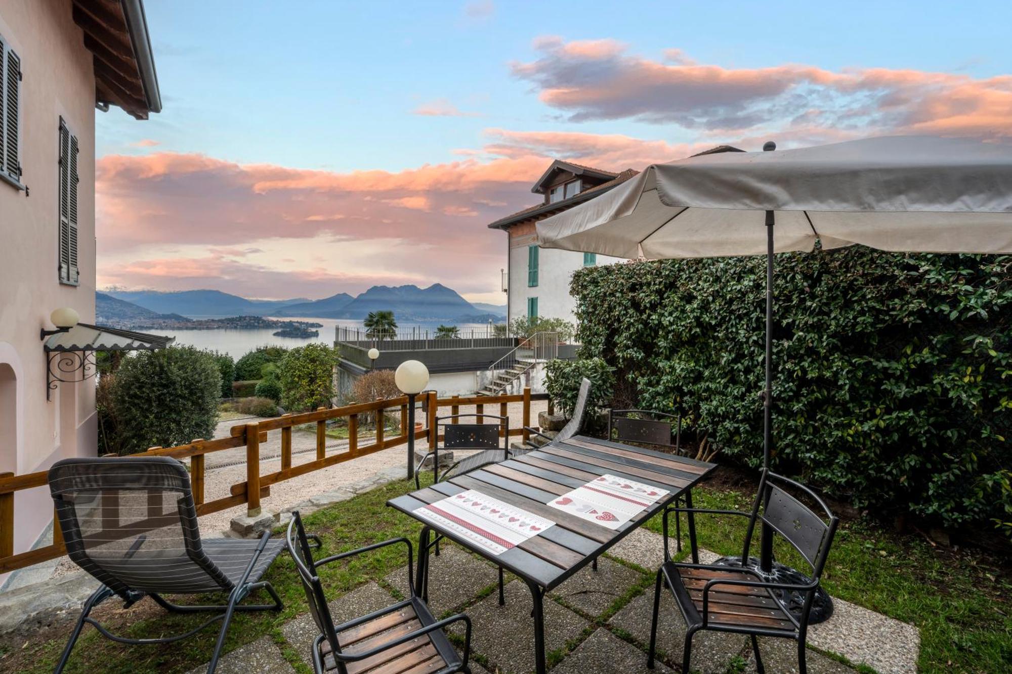 Rossana Apartment Lago Maggiore Бавено Екстер'єр фото