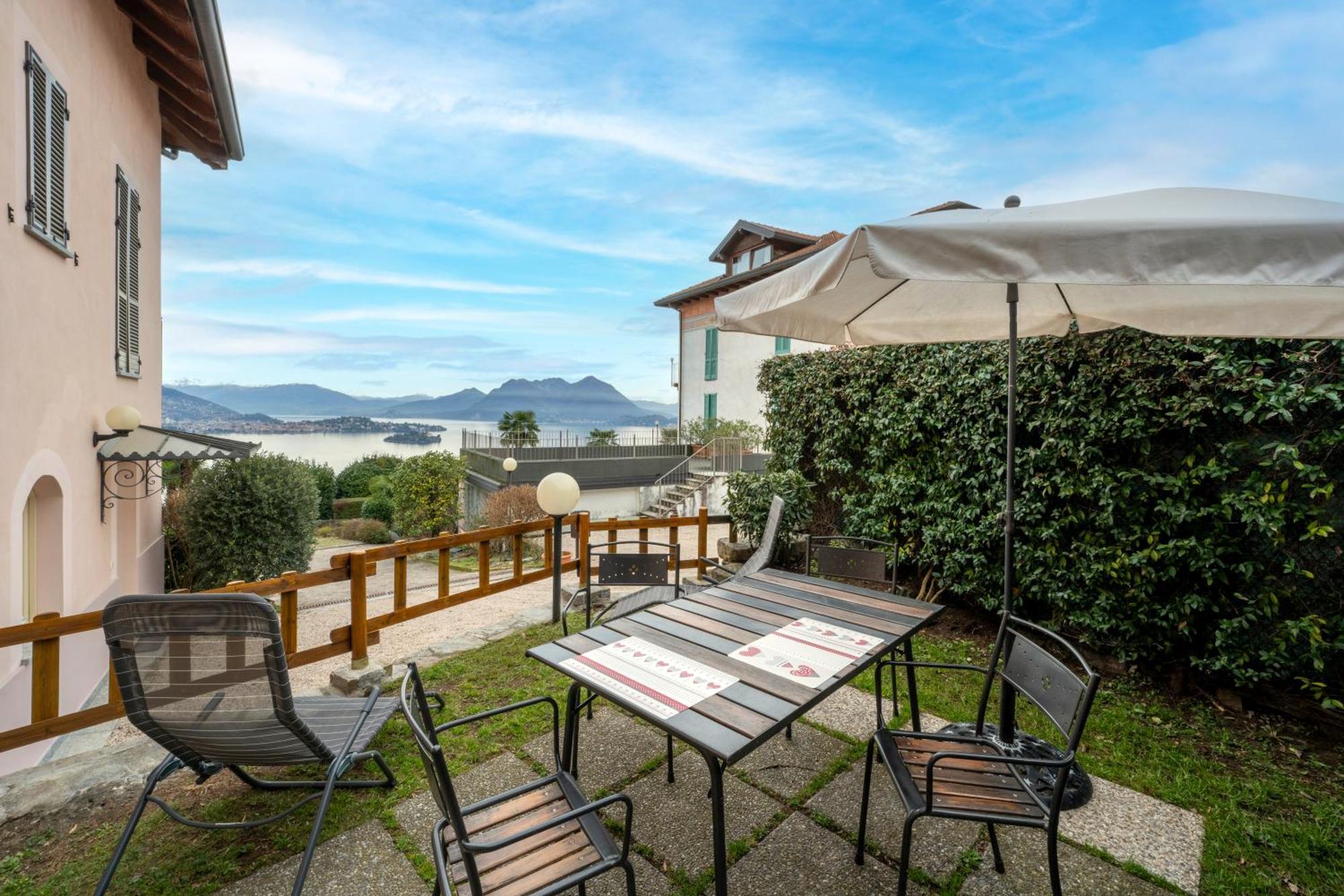 Rossana Apartment Lago Maggiore Бавено Екстер'єр фото
