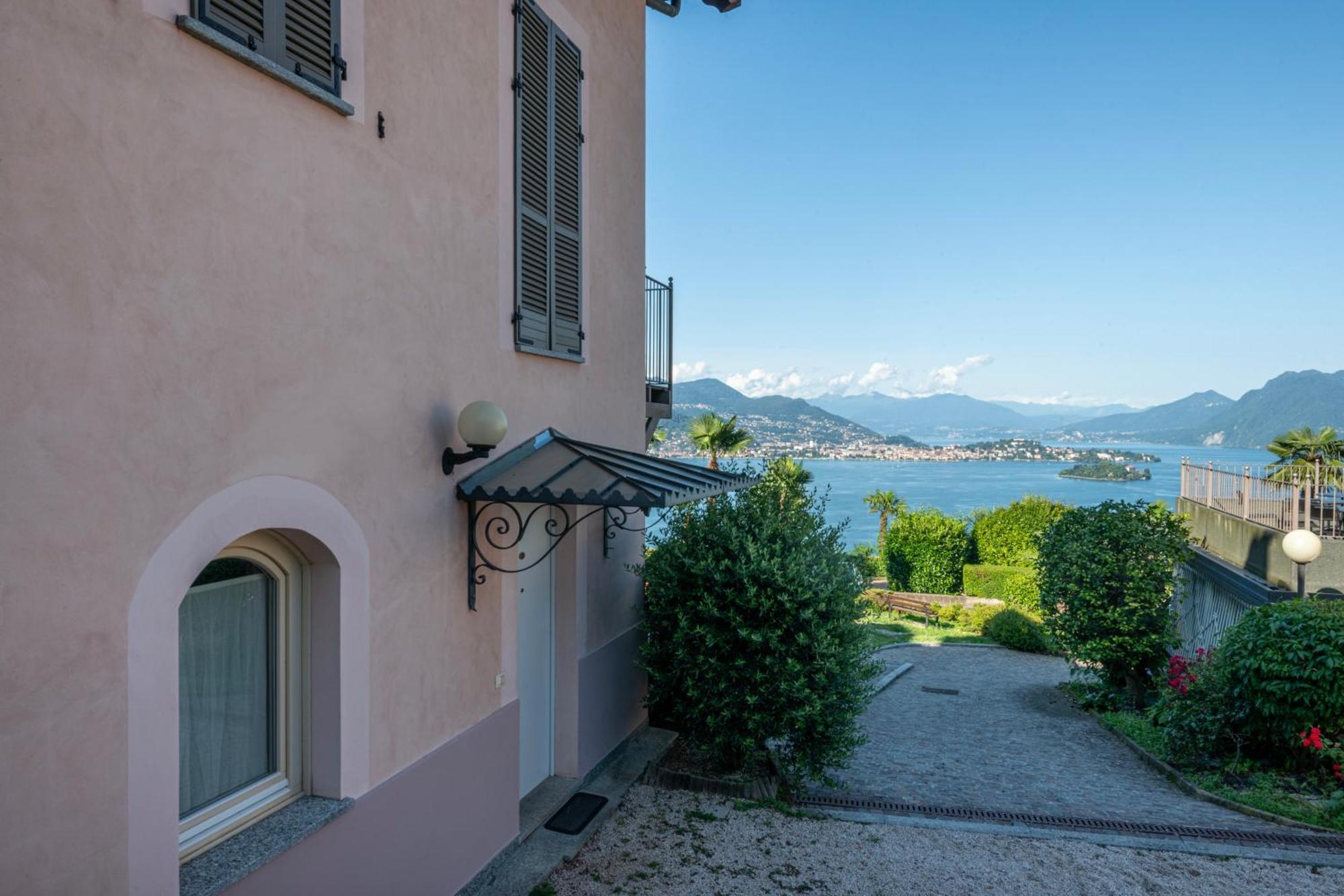 Rossana Apartment Lago Maggiore Бавено Екстер'єр фото