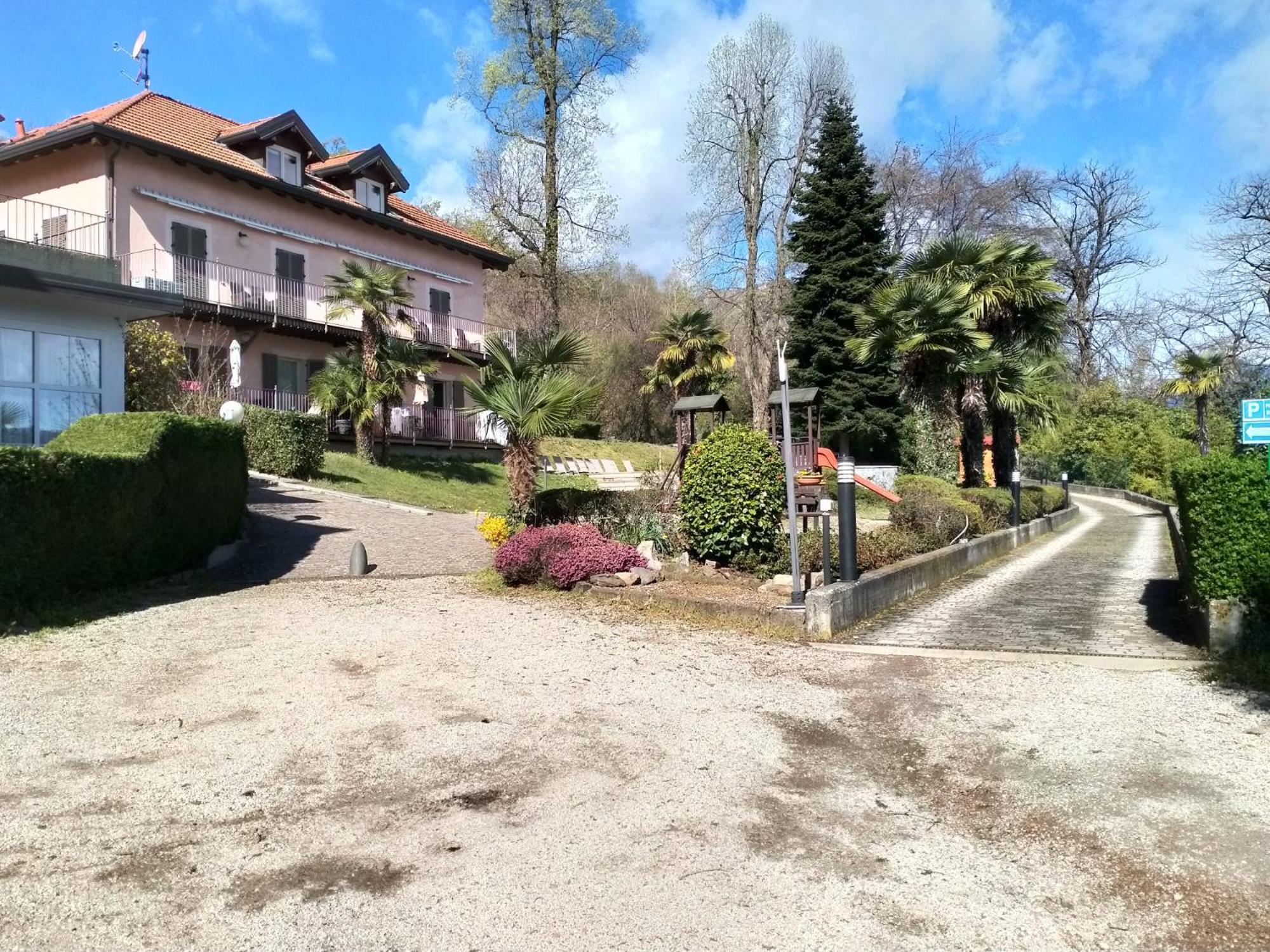 Rossana Apartment Lago Maggiore Бавено Екстер'єр фото