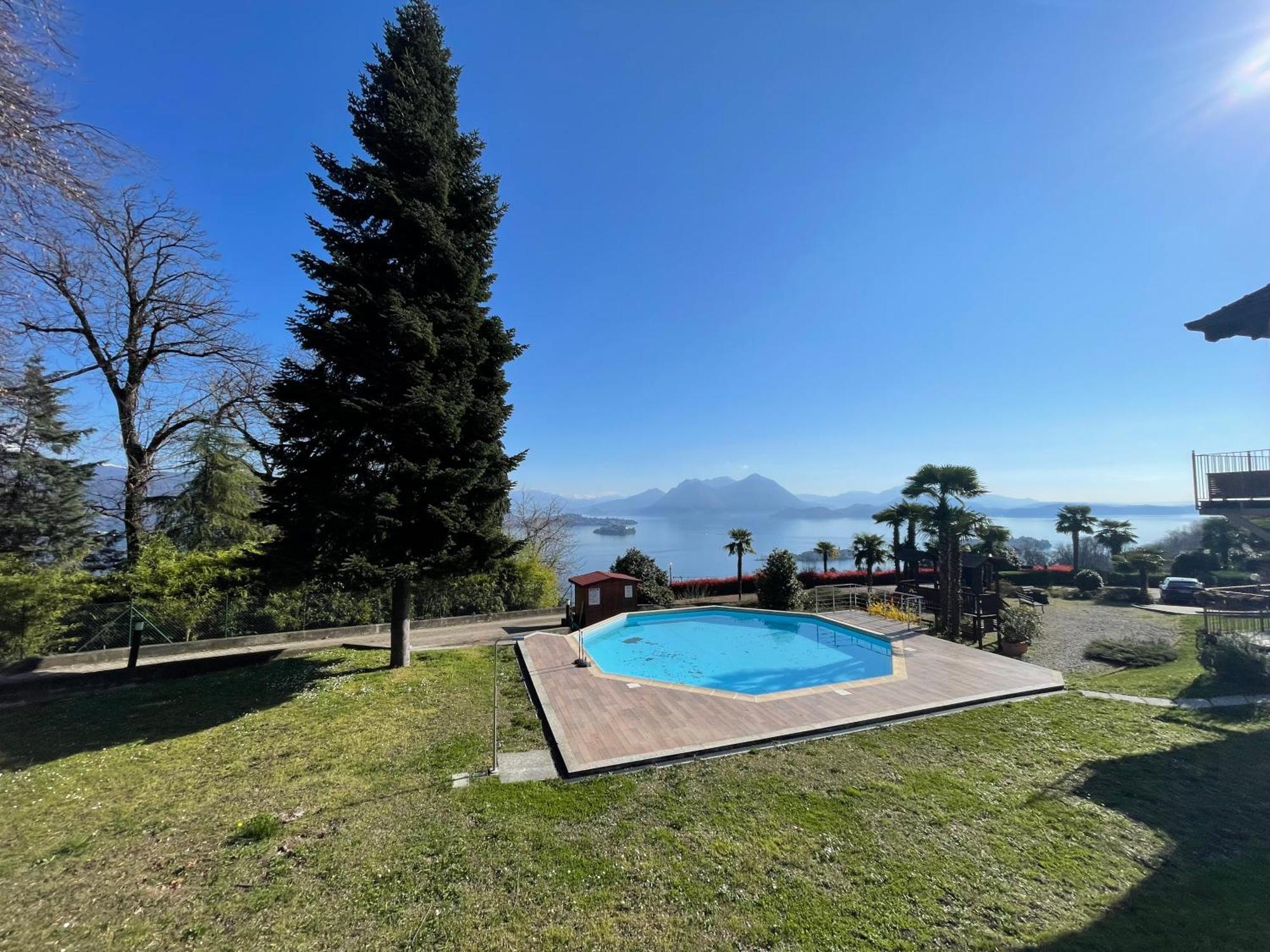 Rossana Apartment Lago Maggiore Бавено Екстер'єр фото